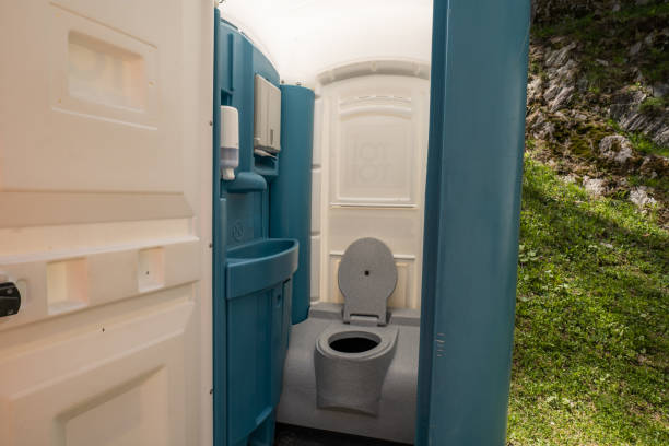 Best Portable restroom trailer rental  in Whitg, IN